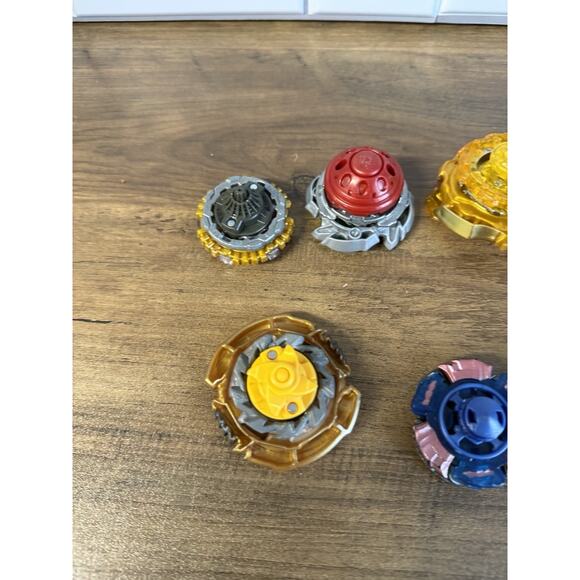 11 Beyblades for beginners or collectors - READ - Picture 7 of 8